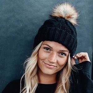 Black Cable Knit Beanie Hat w/ Faux Fur Pompom
